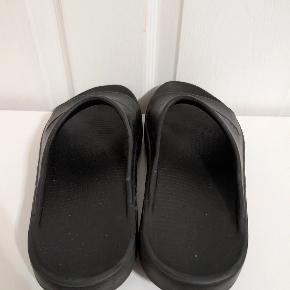 OOFOS Sandals Men Size 8 OOahh Slide Recovery Black Comfort Sport Shoe Womens 10